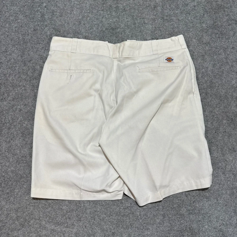 Dickies Mens Pleated Chino Shorts Cream Off White Skater Workwear Size 30
